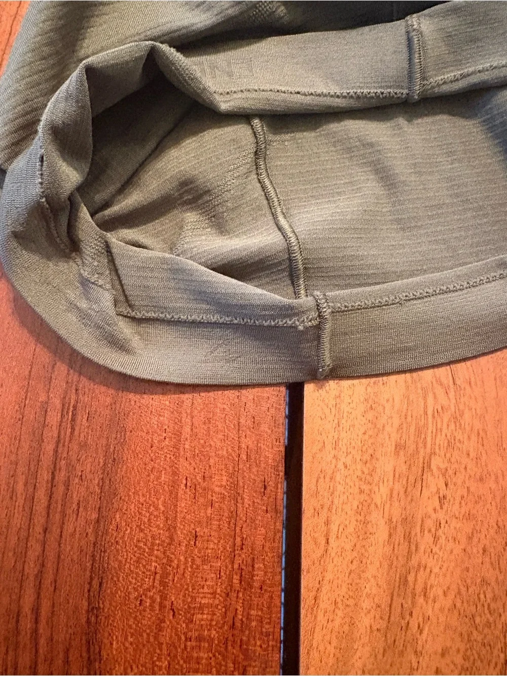 lululemon athletica Olive Green Short Sleeve Crop Crewneck Top size 4